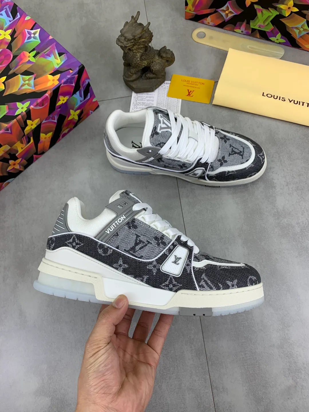 Men's men's shoes 💰P540 New style 💰💎💎Latest color High version 2025Louis*Vuitto* LV Traine catwalk TRAINER outsole and fabric private model A shoe that definitely costs a lot of money and effort. This series was designed after the arrival of Vifgil. It is favored by many fans every season. Original TPU outsole Original packaging Color: black Available in white (available from stock, super fast shipping) Code number: 35-46